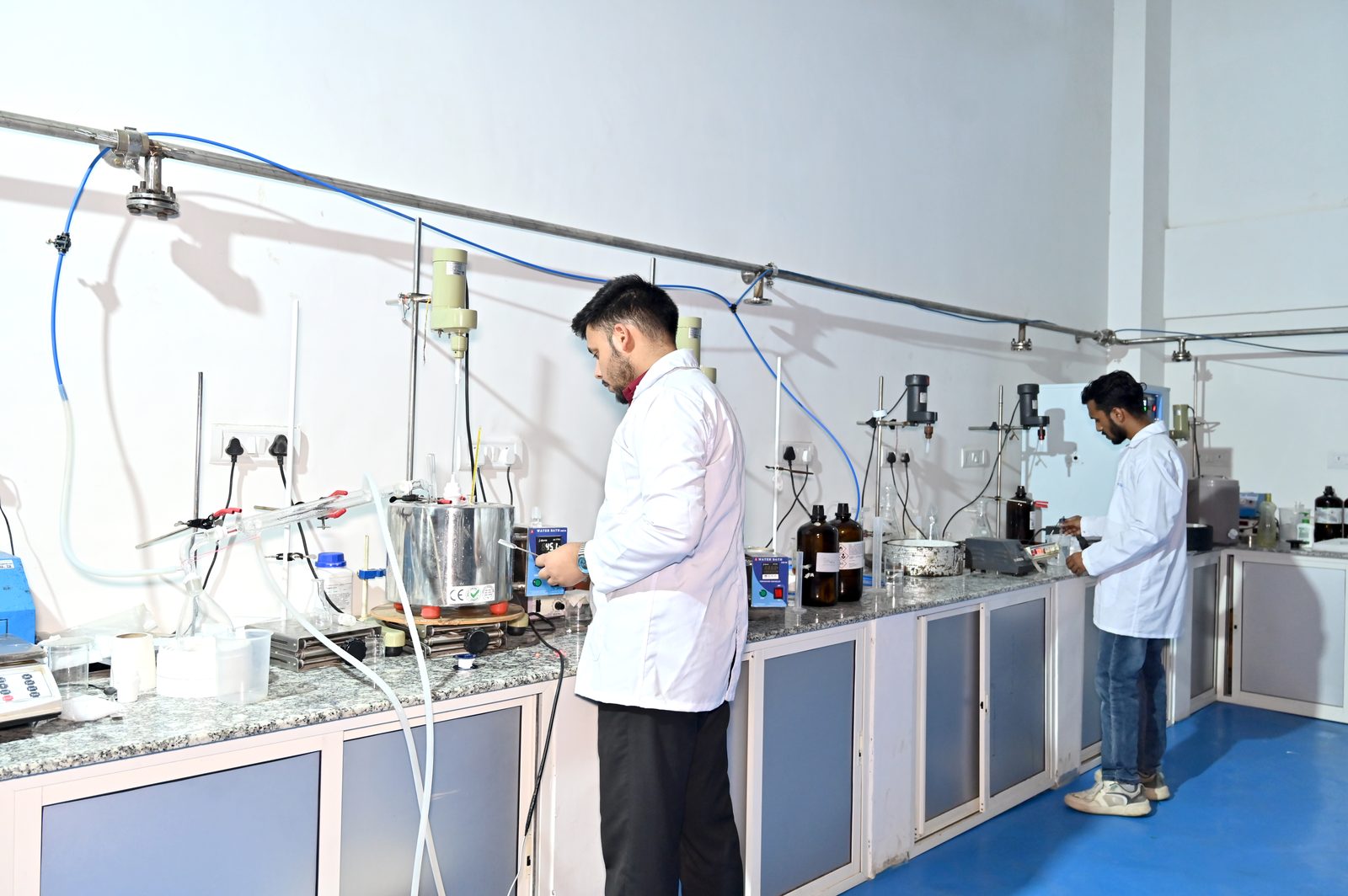 R&D chemists working at the lab bench